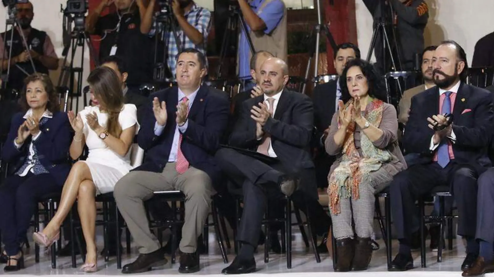 Encuentro Ismael del Toro con empresarios